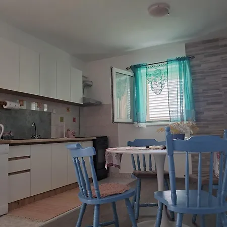 Bella Appartamento Sinj